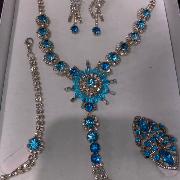 GORGEOUS jewellery set - Picture 3 of 7